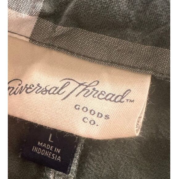 Universal Thread Green Windowpane Print Large Button Front Short Sleeve Top - Picture 9 of 9